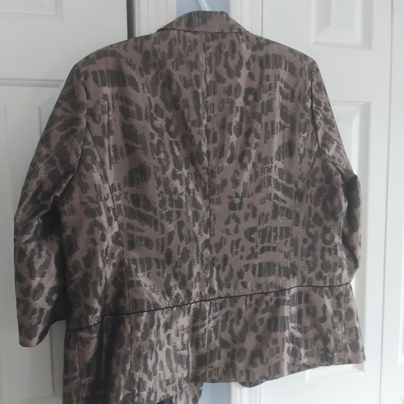 Chico's Animal Print Ruffle Front Blazer Jacket Chico's sz2 - Picture 2 of 14